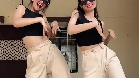 Vartaman!!🖤🤌🏻 #youtubeshorts #dance #trending #shortvideo #song #love #viralvideo #shorts #video