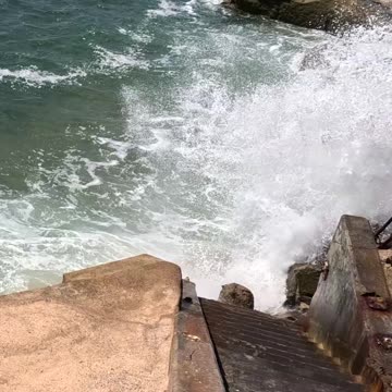 COOL STAIRS North Side of Sunset Cliffs at Point Loma Ave. San Diego #waves #ocean #stairs