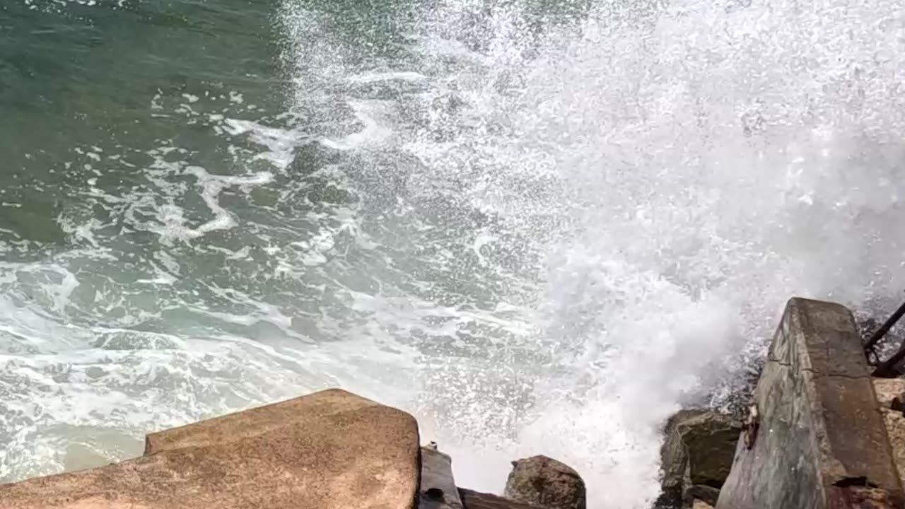COOL STAIRS North Side of Sunset Cliffs at Point Loma Ave. San Diego #waves #ocean #stairs