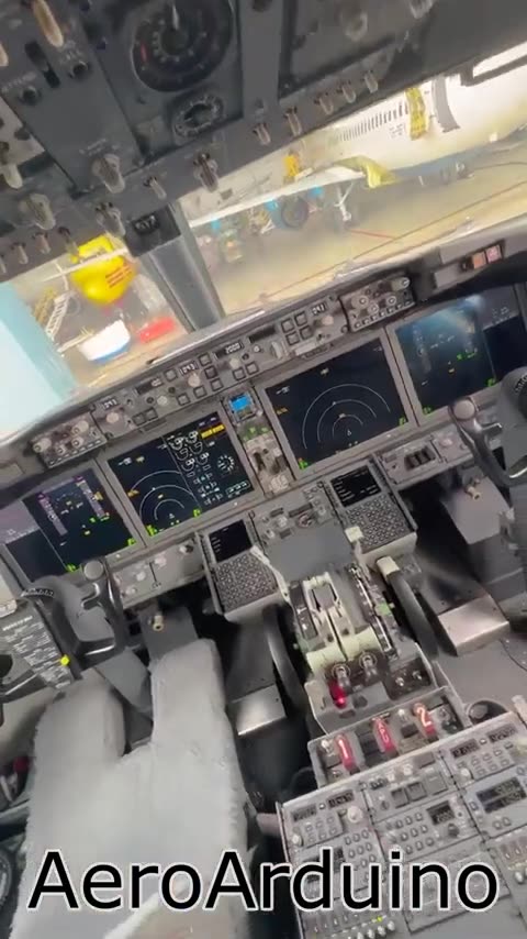 Love #Airbus VS Hate #Boeing #Aviation #AeroArduino