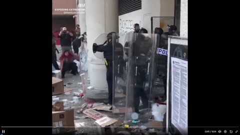 Các cuộc đụng độ gia tăng tại Los Angeles.