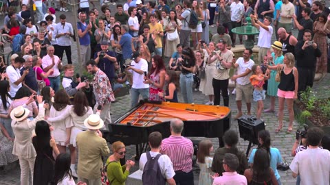 The most INSANE Bohemian Rhapsody Flashmob you will ever see!!