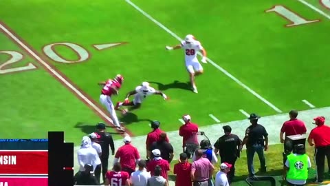 BAMA WR #2 R. Williams Jukes DB into the Gatorade table. 💨💨🫣