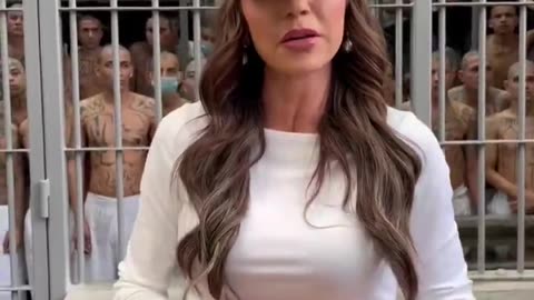 Kristi Noem Delivers a Message From an El Salvador Prison