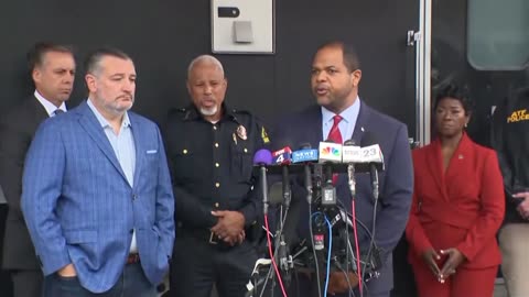 🇺🇸“We Must Come Together” | Dallas Mayor Responds to ICE Shooting
