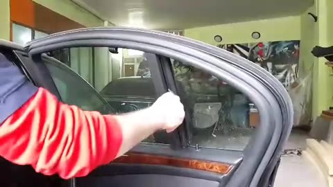 BMW F30 - Mechanical curtains