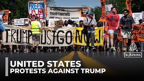 US anti-Trump protests: Thousands march to defend civil liberties