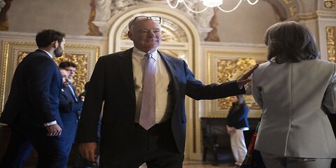 Senate Dems Craft Counterproposal on Federal Pay Bill