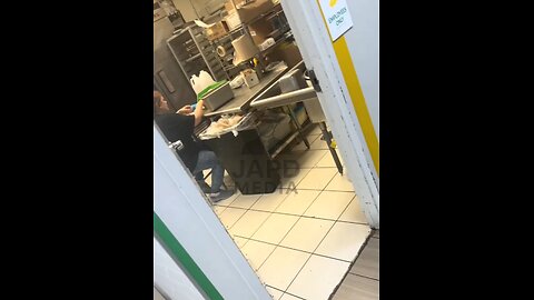 If You Knew What Happens Behind Fast Food Counters, You'd Never Eat There 😭 #fastfoodsecrets #japd