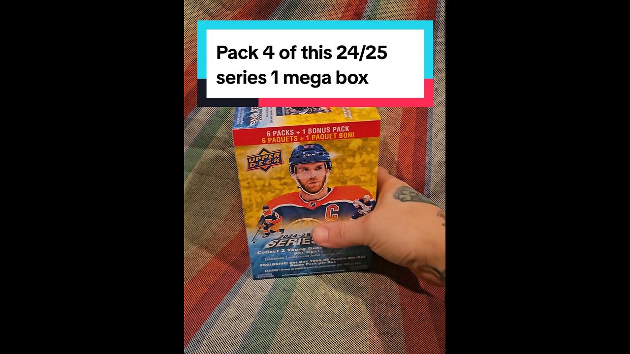 Pack 4 of this 24/25 series 1 mega box