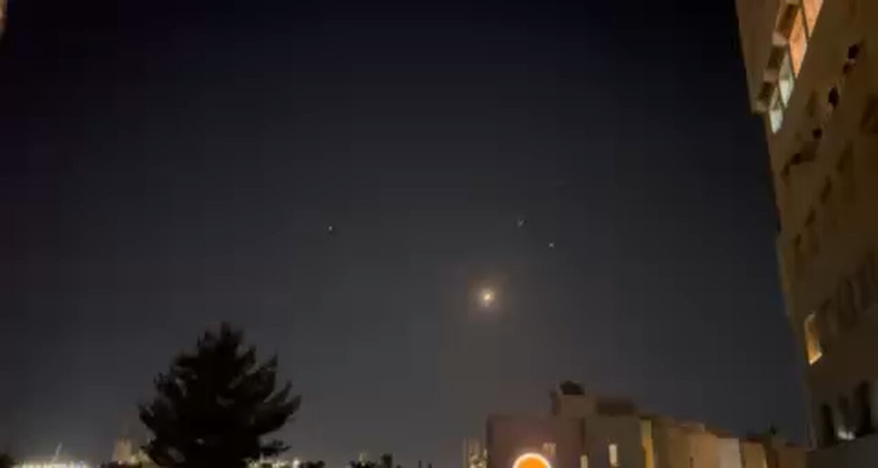 Iranian Missiles over North Israel.