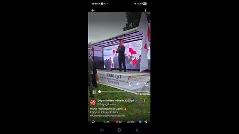 Chicago is building a wall ? Fox News : against ICE ?