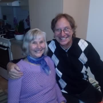 Roland Dahlström med sin mamma