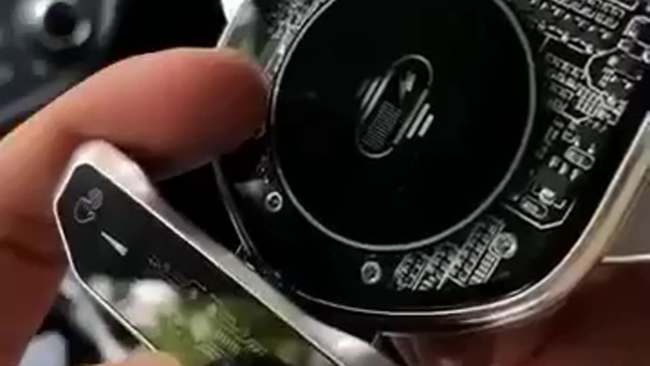 Infrared Auto-sensing Wireless Fast Charging Car
