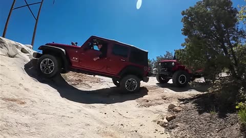 Jeep wrangler vs Mahindra roxor off-road comparison what do you think which one will win