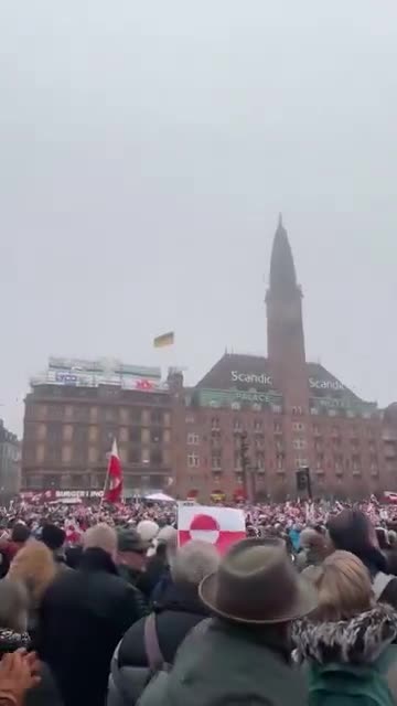 Demonstration in front of Copenhagen City Hall in solidarity with Greenland 🇬🇱🇩🇰