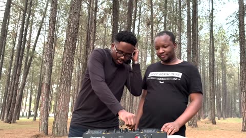 "Timeless Grooves – DJ MPR & DJ Boxers (Old School House Mix)"