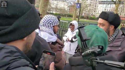 Speakers Corner-Peaceful Muslim Gets Physically Dragged And Held Back So He Stops Talking To Jude