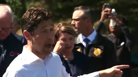 Minneapolis mayor provides update on Minneapolis shooting