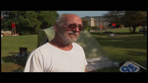 Democrats pass out tents, while Republican's clean up the streets