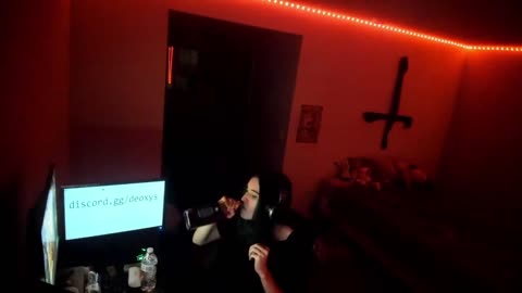 Still trying to understand why Sam has so many T-fans (scxrch)