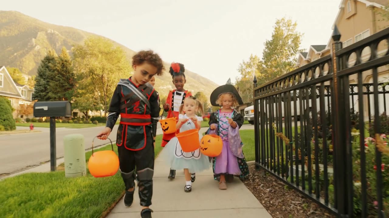 A Very Socialists Halloween