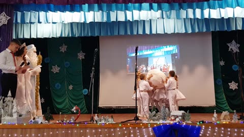 Grupa mare a Grădiniței la Festivalul «Întâlnirile de Iarnă» Vancicăuți 8 ianuarie 2026 7/29