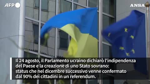 NOTIZIE DAL MONDO Ucraina,la lunga strada che 34 anni fa porto' all'indipendenza dall'URSS come tanti altri Stati post-sovietici formatisi indipendenti nel 1991 tra cui Bielorussia,Kazakistan,Georgia,Armenia e molti altri