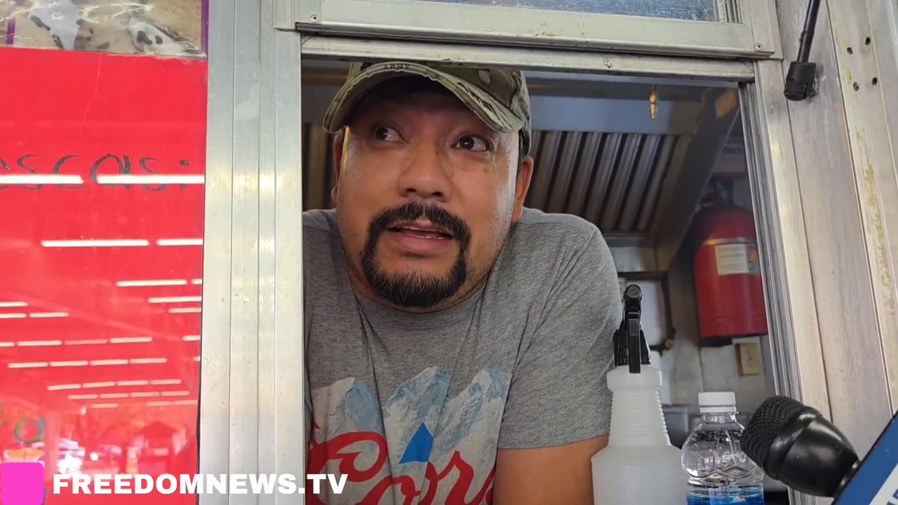 Border Patrol confronted by Locals and protesters at Compare Foods supermarket