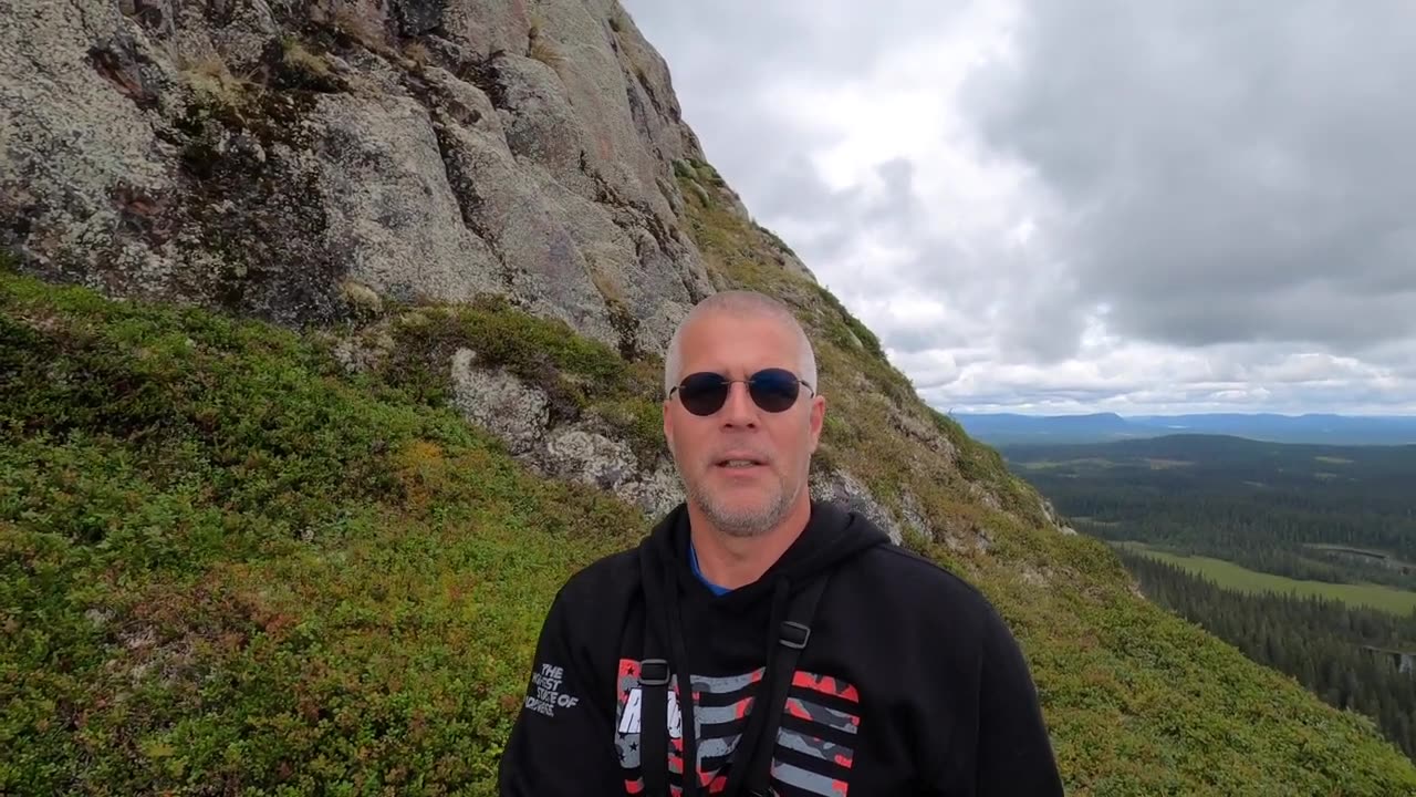 Imagine being pushed over this cliff !