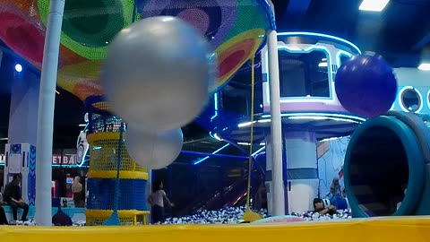 Flying ball silver