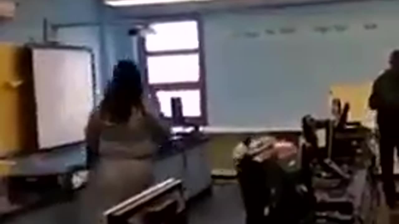 negro student vs teacher "rumble in the jungle"🫣