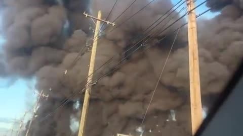 Rrëzohet avioni i mallrave në SHBA, të paktën 7 persona humbin jetën