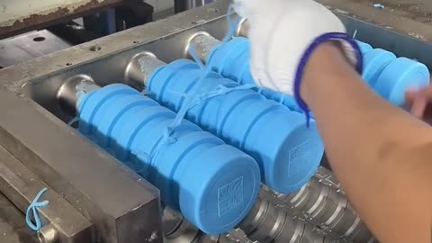 Blue Silicone Water bottle Production Process #silicone #oem #factory #amazon #waterbottle