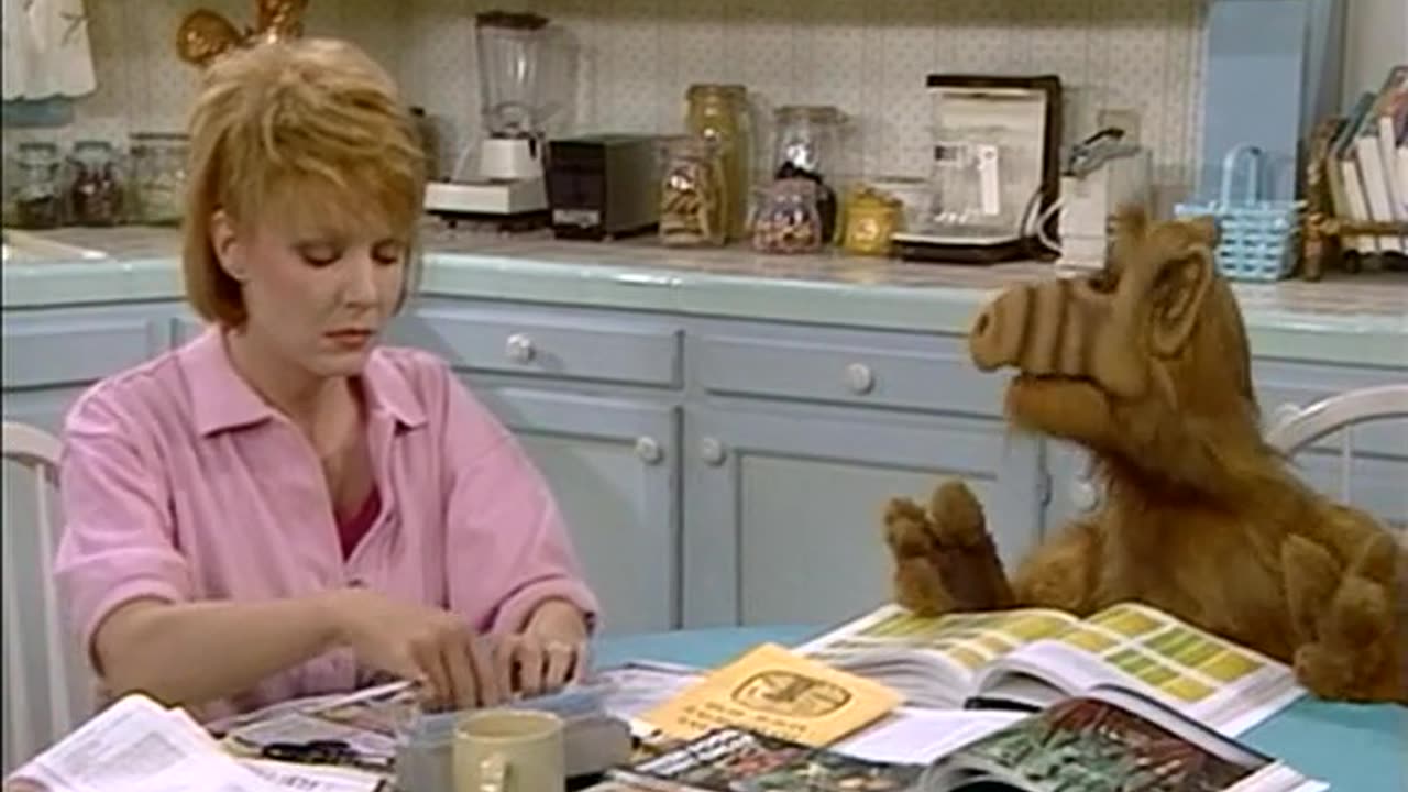 CLASSIC TELEVISION. " ALF " ALIEN LIFE FORM...