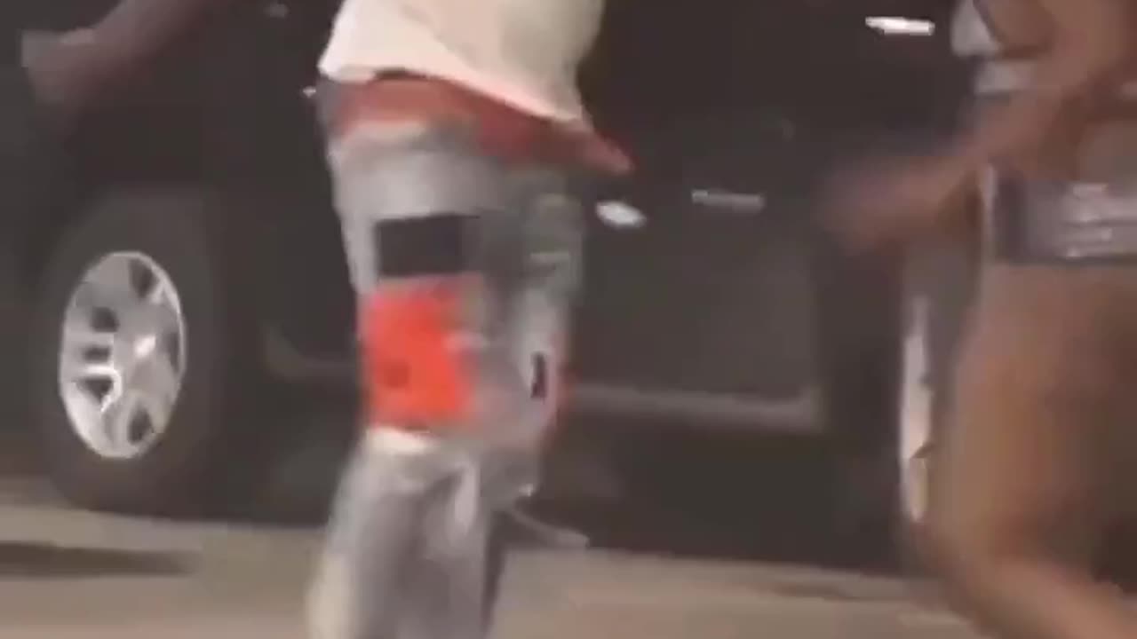 Just another Monday evening in da hood.