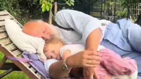 🌏❤️ 90 Years Apart, One Bond Forever 🤝👶👵#LoveAcrossGenerations ❤️ #90YearsApart ⏳ #TimelessBond 💞