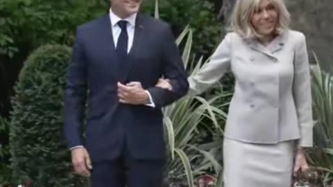 Escenas de tensión entre Macron y su esposa ante las cámaras