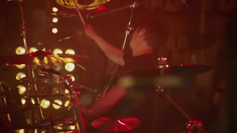 Korn ＂Falling Away From Me＂ Guitar Center Sessions