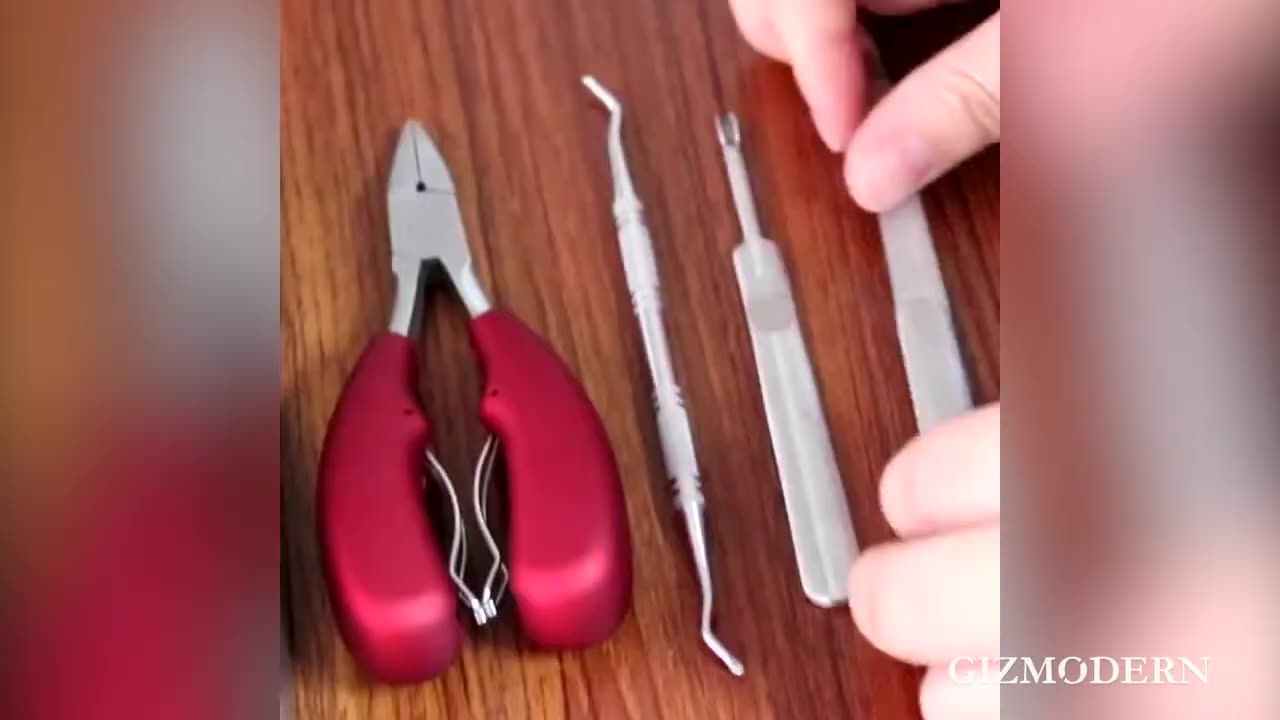All-in-One Nail Clipper Set with Cleaning Spoon, Gargoyle Pliers, Dead Skin Cutter and Nail File