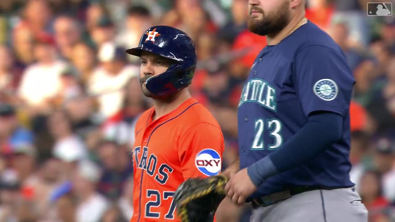 José Altuve con noche de tres hits