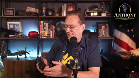 Anthony Cumia shows off some off his gun collection
