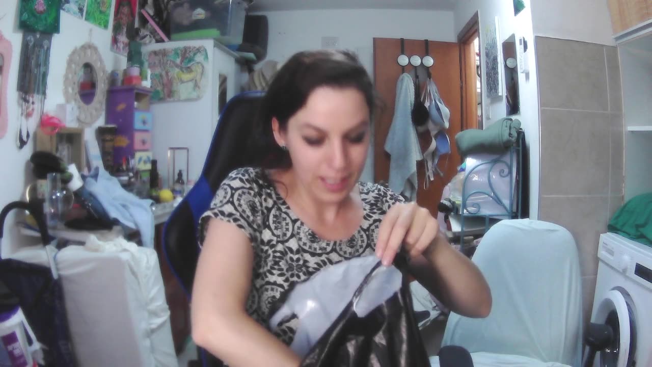 WHAts IN My Bag?? unpack with SHMIRCHIK