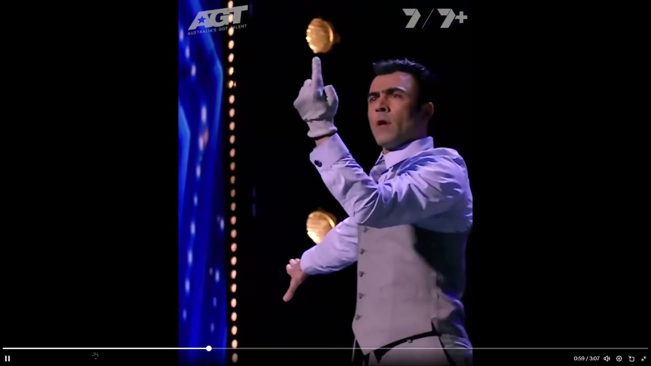 Quick Smile - this man knows how to put on a show - fast 3 min clip - WOW