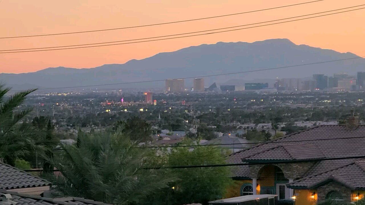 Did you see tonight's Las Vegas sunset? Check this out! 04.21.2025 #follow #lasvegas #travel #gaming