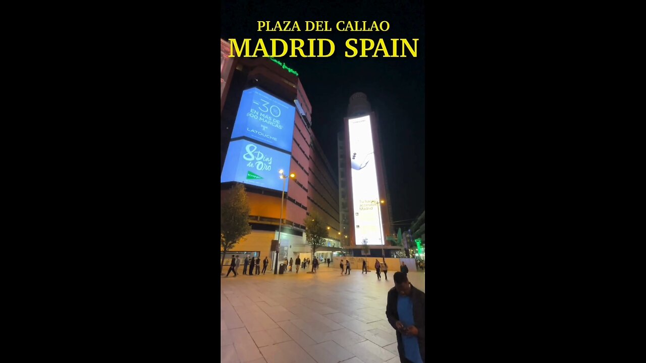Exploring Madrid Spain: Plaza del Callao at Night