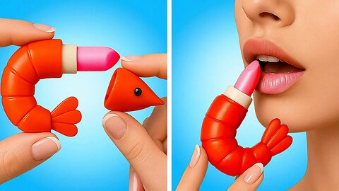 🍭 HOW TO SNEAK SNACKS AND MAKEUP ANYWHERE 💋🍩