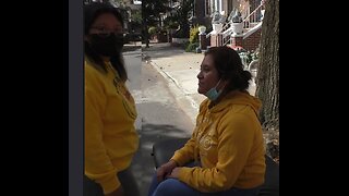Luodong Massages Mexican Mother And Daughter On The Street