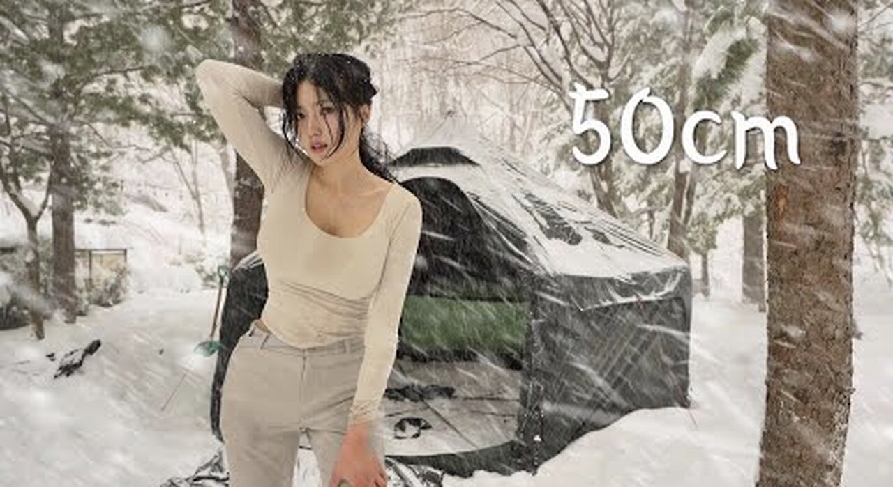 ❄️SURVIVING A MASSIVE SNOWSTORM: CAMPING IN 50CM OF SNOW WITH AN ULTRALIGHT AIR TENT