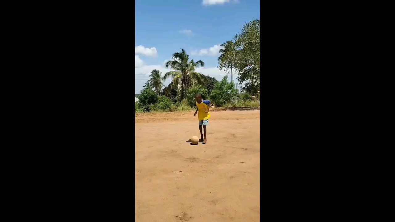 FOOTBALL DRIBBLE